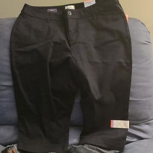 St John bay black capri